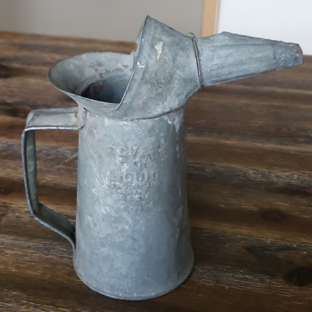 Vintage Dover 1 Quart oil can